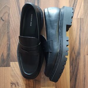 Black Loafers | American Eagle Outfitters Women's Loafers | Size 9.5